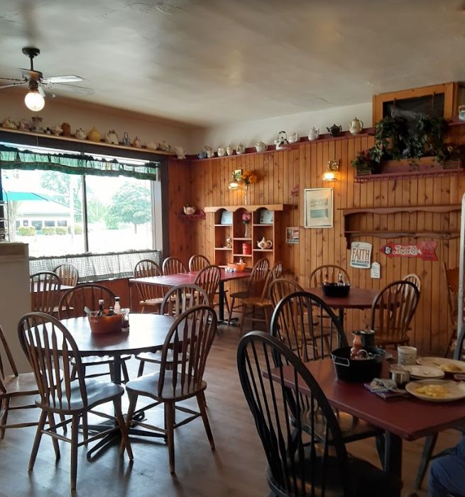 Tea Pot Dome Grill & Grocery - From Web Listing (newer photo)